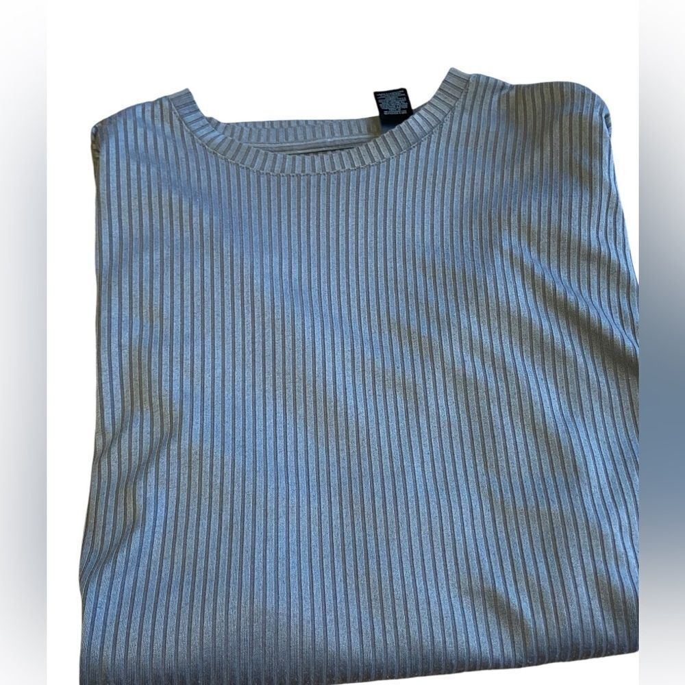 Axcess ctew necked ribbed shirt sleeved shirt like new